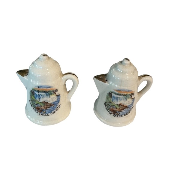 Vintage Niagara Falls Canada Mini Pitcher Salt & Pepper Shakers - Picture 1 of 6